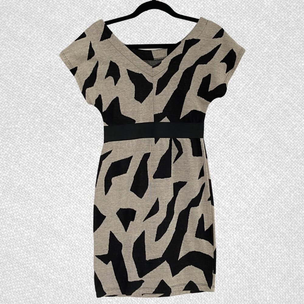 Forever 21 Gray Black Geometric Mini Dress Round Neck Elasticated Waist Size S - Picture 2 of 8